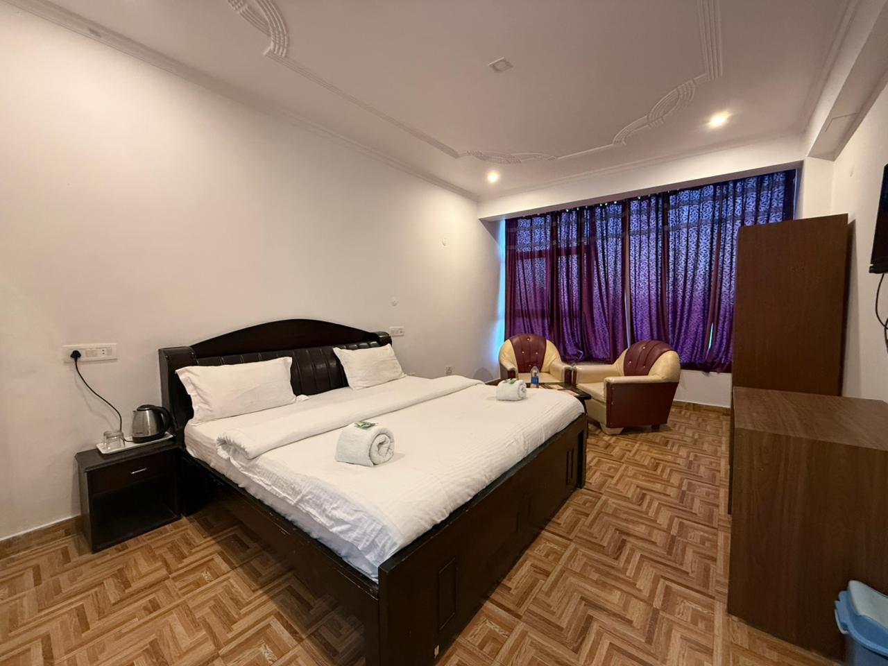 Elite Room